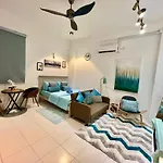 Homie Studio - 1 Room With Kitchen, Dining Table, Sofa, Tv With Pool And Free Wifii 500 Meter Dari Hospital Sultanah Bahiyah Alor Setar Kedah