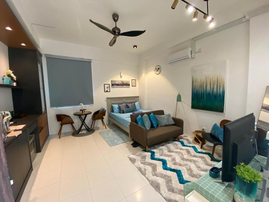 Pangsapuri Homie - 1 With Kitchen, Dining Table, Sofa, Tv With Pool And Free Wifii 500 Meter Dari Hospital Sultanah Bahiyah Kedah Alor Setar